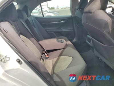 Zdjęcie 10 z 13 samochodu: 2022 TOYOTA CAMRY LE VIN:4T1C11AK9NU019965 - miniatura