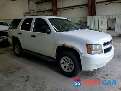 Czwarte zdjęcie samochodu z boku: 2011 CHEVROLET TAHOE VIN:1GNSK2E01BR136716 - miniatura