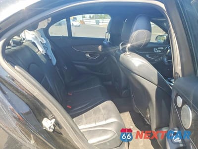 Zdjęcie 10 z 12 samochodu: 2015 MERCEDES-BENZ C 300 4MATIC VIN:55SWF4KB8FU030760 - miniatura