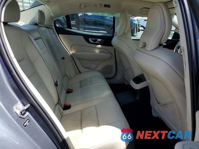 Zdjęcie 10 z 12 samochodu: 2021 VOLVO S60 T8 RECHARGE R-DESIGN VIN:7JRBR0FZ3MG122743 - miniatura