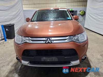 Piąte zdjęcie samochodu w środku: 2015 MITSUBISHI OUTLANDER SE VIN:JA4AZ3A35FZ000112 - miniatura