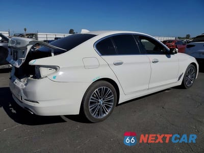 Trzecie zdjęcie samochodu z tyłu: 2018 BMW 540 I VIN:WBAJE5C58JWA97277 - miniatura