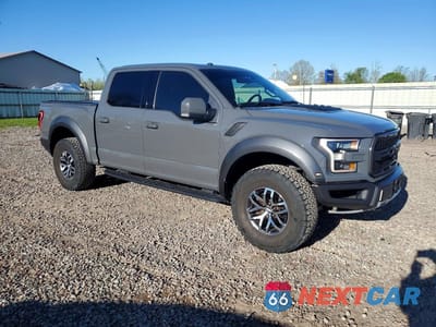 Czwarte zdjęcie samochodu z boku: 2018 FORD F150 RAPTOR VIN:1FTFW1RG4JFC85105 - miniatura