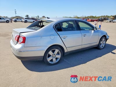 Trzecie zdjęcie samochodu z tyłu: 2008 VOLKSWAGEN PASSAT KOMFORT VIN:WVWAK73C68E252198 - miniatura