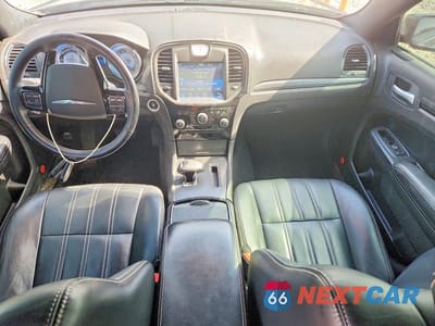 Zdjęcie 8 z 12 samochodu: 2014 CHRYSLER 300 S VIN:2C3CCAGG5EH273729 - miniatura