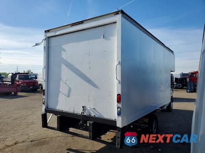 Trzecie zdjęcie samochodu z tyłu: 2007 FORD E450 BOX TRUCK VIN:1FDXE45P27DA56002 - miniatura