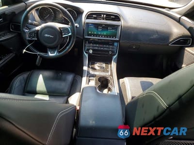 Zdjęcie 8 z 13 samochodu: 2017 JAGUAR XE R - SPORT VIN:SAJAL4BV5HA960854 - miniatura