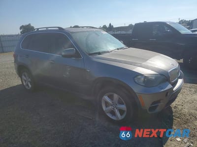 Czwarte zdjęcie samochodu z boku: 2011 BMW X5 XDRIVE50I VIN:5UXZV8C57BL418229 - miniatura