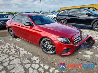 Czwarte zdjęcie samochodu z boku: 2020 MERCEDES-BENZ E 350 4MATIC VIN:WDDZF8EB1LA742622 - miniatura