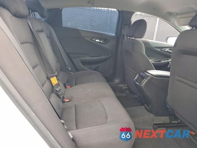 Zdjęcie 10 z 12 samochodu: 2019 CHEVROLET MALIBU LT VIN:1G1ZD5ST6KF115209 - miniatura