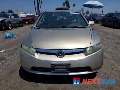 Piąte zdjęcie samochodu w środku: 2008 HONDA CIVIC LX VIN:1HGFA16568L010351 - miniatura