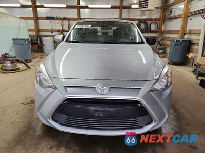 Piąte zdjęcie samochodu w środku: 2018 TOYOTA YARIS IA BASE VIN:3MYDLBYV9JY321760 - miniatura