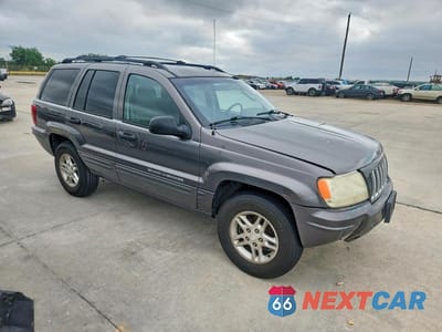 Czwarte zdjęcie samochodu z boku: 2004 JEEP GRAND CHEROKEE LAREDO VIN:1J4GX48S24C145045 - miniatura