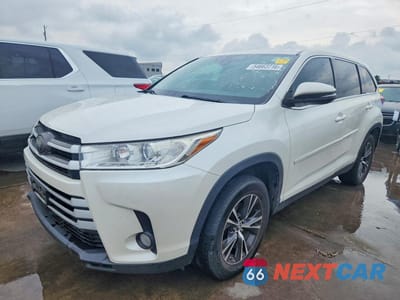 2019 TOYOTA HIGHLANDER LE PLUS 5TDZZRFHXKS308274 - główne zdjęcie licytacji z USA - miniatura