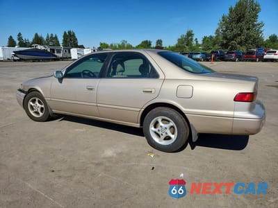 Drugie zdjęcie samochodu z przodu: 1999 TOYOTA CAMRY LE VIN:JT2BG22K3X0360400 - miniatura