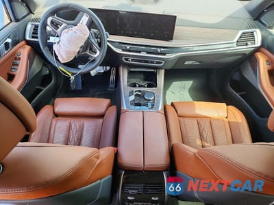 Zdjęcie 8 z 12 samochodu: 2025 BMW X5 XDRIVE50E VIN:5UX43EU06S9Y62832 - miniatura