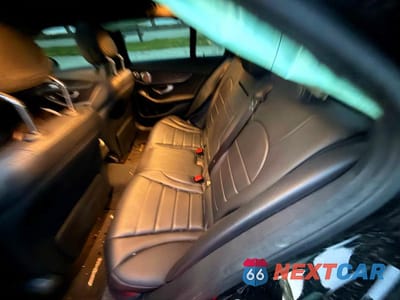 Zdjęcie 6 z 10 samochodu: 2015 MERCEDES-BENZ C 300 4MATIC VIN:55SWF4KB4FU071838 - miniatura