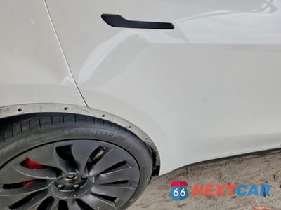 Zdjęcie 10 z 12 samochodu: 2022 TESLA MODEL Y VIN:7SAYGDEF6NF441968 - miniatura