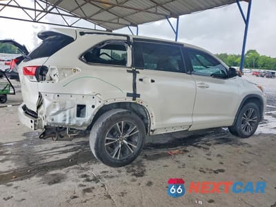 Trzecie zdjęcie samochodu z tyłu: 2017 TOYOTA HIGHLANDER LE VIN:5TDZARFH0HS030730 - miniatura