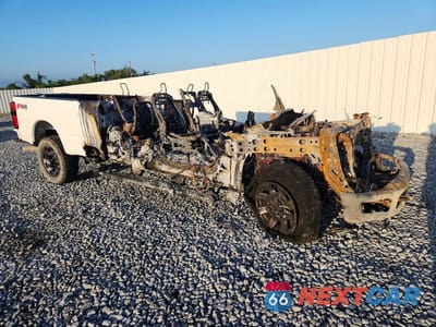 Czwarte zdjęcie samochodu z boku: 2023 FORD F250 SUPER DUTY VIN:1FT8X2BA0PED14826 - miniatura