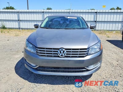 Piąte zdjęcie samochodu w środku: 2014 VOLKSWAGEN PASSAT SEL VIN:1VWCN7A3XEC101758 - miniatura