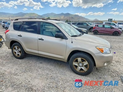 Czwarte zdjęcie samochodu z boku: 2008 TOYOTA RAV4 BASE VIN:JTMBD33VX85138391 - miniatura