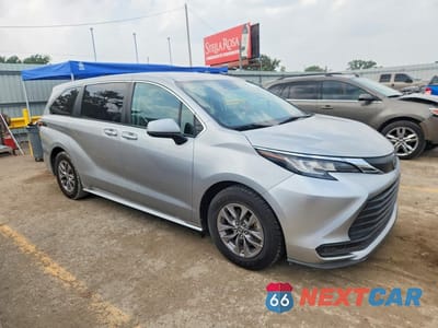 Czwarte zdjęcie samochodu z boku: 2022 TOYOTA SIENNA LE VIN:5TDKSKFC3NS062416 - miniatura