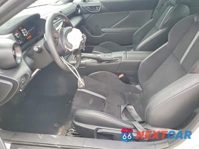 Zdjęcie 7 z 12 samochodu: 2025 TOYOTA GR 86 PREMIUM VIN:JF1ZNBE15S9758359 - miniatura