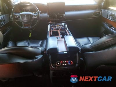 Zdjęcie 8 z 14 samochodu: 2018 LINCOLN NAVIGATOR L SELECT VIN:5LMJJ3JT8JEL08798 - miniatura