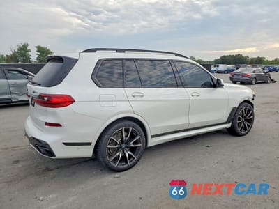 Trzecie zdjęcie samochodu z tyłu: 2021 BMW X7 XDRIVE40I VIN:5UXCW2C09M9E78892 - miniatura