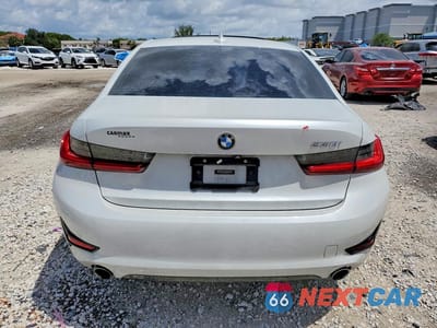 Zdjęcie 6 z 12 samochodu: 2019 BMW 330I VIN:WBA5R1C50KAK11945 - miniatura