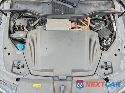 Zdjęcie 11 z 12 samochodu: 2024 AUDI Q8 E-TRON PREMIUM VIN:WA14ABGE4RB019884 - miniatura