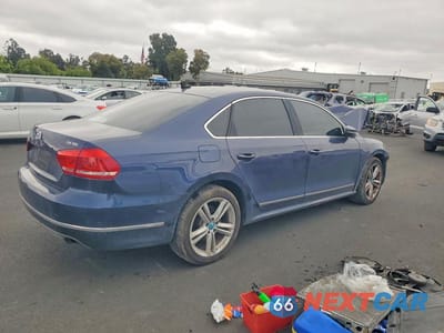 Trzecie zdjęcie samochodu z tyłu: 2012 VOLKSWAGEN PASSAT SEL VIN:1VWCM7A37CC061333 - miniatura