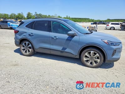 Czwarte zdjęcie samochodu z boku: 2025 FORD ESCAPE VIN:1FMCU9JZ6SUA08792 - miniatura