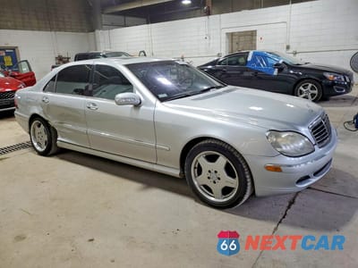 Czwarte zdjęcie samochodu z boku: 2003 MERCEDES-BENZ S 430 VIN:WDBNG70J13A330102 - miniatura