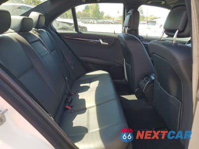 Zdjęcie 10 z 13 samochodu: 2014 MERCEDES-BENZ C 250 VIN:WDDGF4HB7EA953175 - miniatura