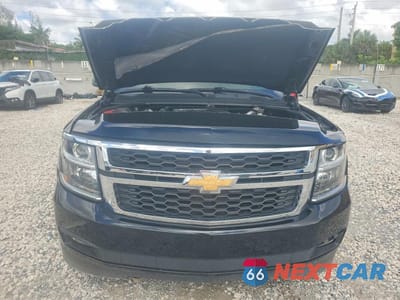 Piąte zdjęcie samochodu w środku: 2017 CHEVROLET SUBURBAN C1500 LT VIN:1GNSCHKC7HR371919 - miniatura