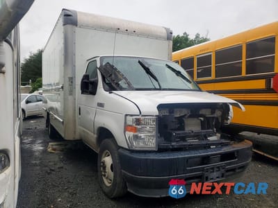 Czwarte zdjęcie samochodu z boku: 2022 FORD E350 BOX TRUCK VIN:1FDWE3FN6NDC09089 - miniatura
