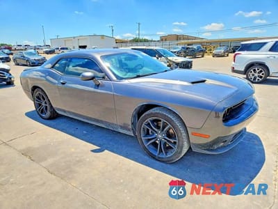 Czwarte zdjęcie samochodu z boku: 2017 DODGE CHALLENGER SXT VIN:2C3CDZAG6HH651517 - miniatura