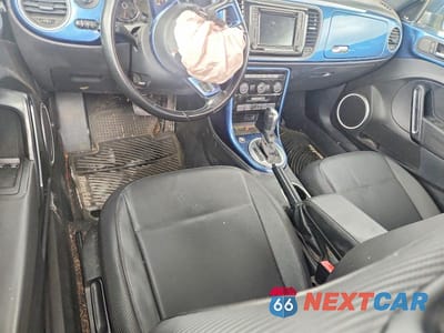 Zdjęcie 8 z 12 samochodu: 2018 VOLKSWAGEN BEETLE SE VIN:3VWJD7AT2JM725024 - miniatura