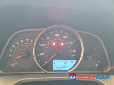 Zdjęcie 9 z 12 samochodu: 2015 TOYOTA RAV4 XLE VIN:JTMWFREV1FJ052712 - miniatura