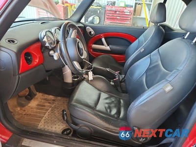 Zdjęcie 7 z 12 samochodu: 2005 MINI COOPER VIN:WMWRF33405TG10119 - miniatura