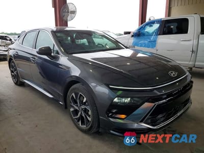 Czwarte zdjęcie samochodu z boku: 2025 HYUNDAI SONATA SEL VIN:KMHL64JA8SA461949 - miniatura