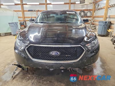 Piąte zdjęcie samochodu w środku: 2016 FORD TAURUS SHO VIN:1FAHP2KTXGG118601 - miniatura