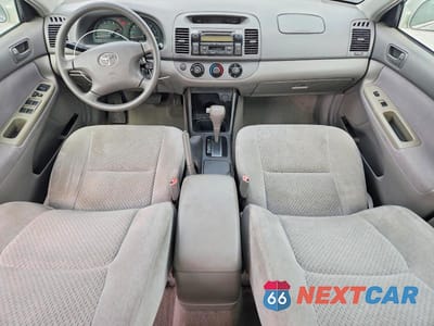 Zdjęcie 8 z 12 samochodu: 2004 TOYOTA CAMRY LE VIN:4T1BE32K64U916539 - miniatura