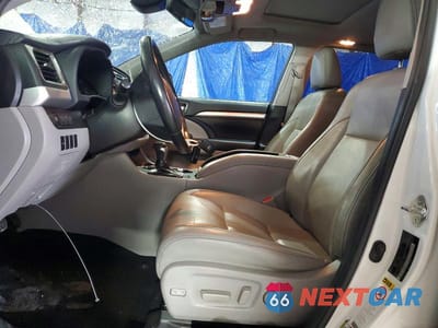 Zdjęcie 7 z 13 samochodu: 2019 TOYOTA HIGHLANDER XLE VIN:5TDJZRFHXKS600259 - miniatura