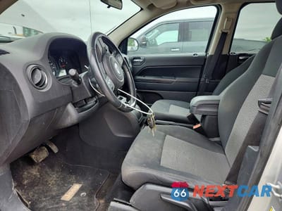 Zdjęcie 7 z 13 samochodu: 2011 JEEP COMPASS SPORT VIN:1J4NF1FB2BD159093 - miniatura
