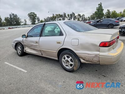Drugie zdjęcie samochodu z przodu: 1997 TOYOTA CAMRY LE VIN:4T1BG22KXVU075976 - miniatura