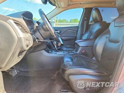 Zdjęcie 7 z 13 samochodu: 2016 JEEP CHEROKEE TRAILHAWK VIN:1C4PJMBS3GW253841 - miniatura