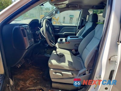 Zdjęcie 7 z 12 samochodu: 2017 CHEVROLET SILVERADO K1500 CUSTOM VIN:1GCVKPEC3HZ401240 - miniatura
